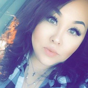 Meet your Posher, Roxanna